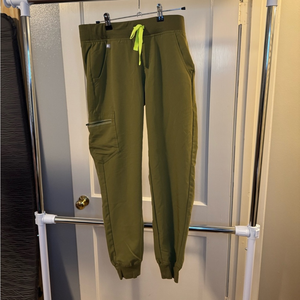 Figs scrub pants - Small - Zamora Jogger - Martini Olive